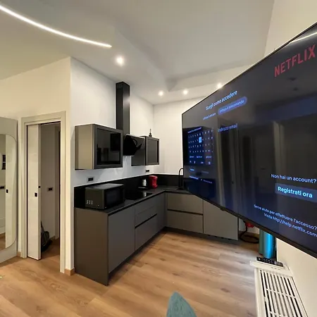 Habemus Loft -the Circle Raffinato Ed Esclusivo Art-loft Open Space Nel Cuore Storico Pedonale Di Terst