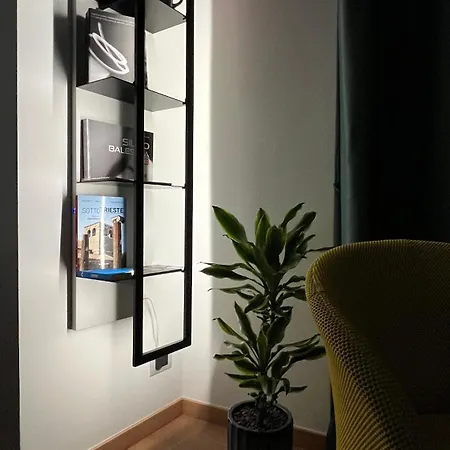 Habemus Loft -the Circle Raffinato Ed Esclusivo Art-loft Open Space Nel Cuore Storico Pedonale Di Apartmán Terst