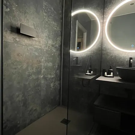 Habemus Loft -the Circle Raffinato Ed Esclusivo Art-loft Open Space Nel Cuore Storico Pedonale Di * Trieste