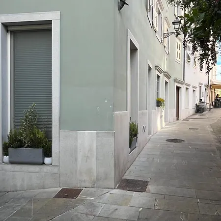 Habemus Loft -the Circle Raffinato Ed Esclusivo Art-loft Open Space Nel Cuore Storico Pedonale Di Apartmán