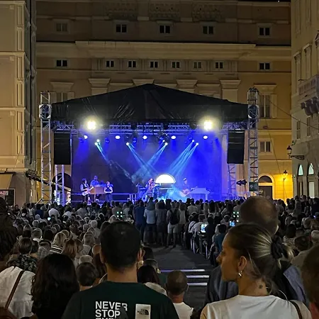 Apartmán Habemus Loft -the Circle Raffinato Ed Esclusivo Art-loft Open Space Nel Cuore Storico Pedonale Di *